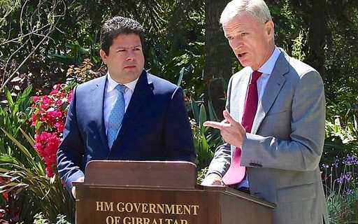 Губернатор Гибралтара уходит в отставку из-за неспособности Британии противостоять испанской агрессии