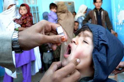 Dwoje dzieci sparaliżowanych podczas pierwszej epidemii polio w Europie od pięciu lat