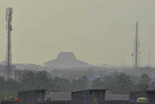 Індонезія: Густий смог вкрив Суматру
