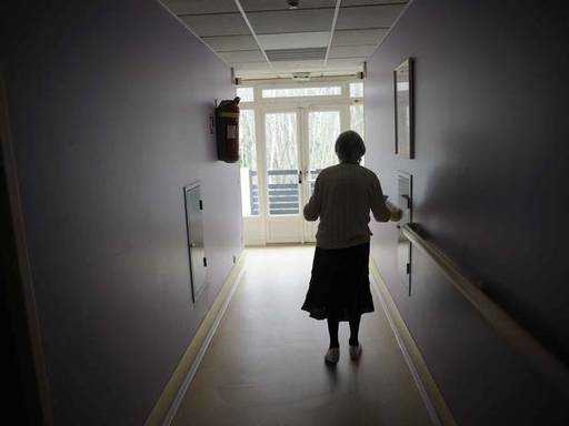 Исследование: Болезнь Альцгеймера может быть заразной