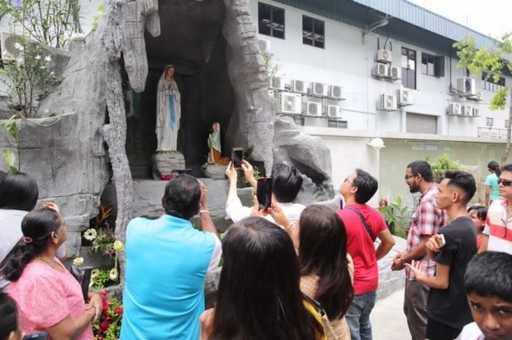 Малайзія: диво з “вирослою” статуєю Діви Марії чекає на підтвердження Ватикану (відео)