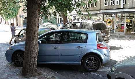 Сицилийцы используют сатиру для борьбы с незаконными парковщиками