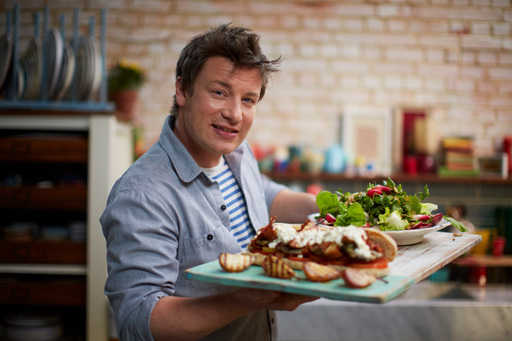 Jamie Oliver rivela i 14 superfoods che ti aiuteranno a vivere a 100