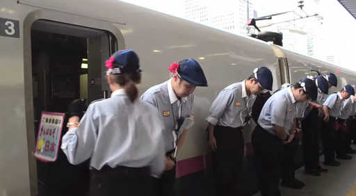 Видео клининга японских скоростных “поездов-пуль” взорвало интернет