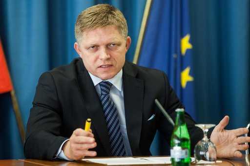 Словацкий премьер: Уважайте решение Венгрии по иммигрантам
