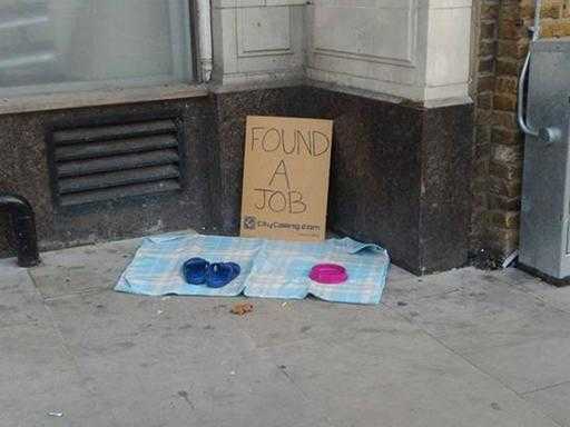 Уебсайтът за работни места е критикуван за „обидна“ бездомна рекламна кампания