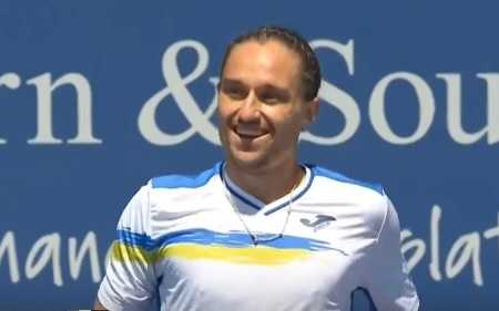 Долгополов вышел в четвертьфинал турнира в Барселоне
