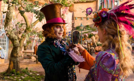 Disney Pictures выпустила новый трейлер Алисы в Зазеркалье (видео)