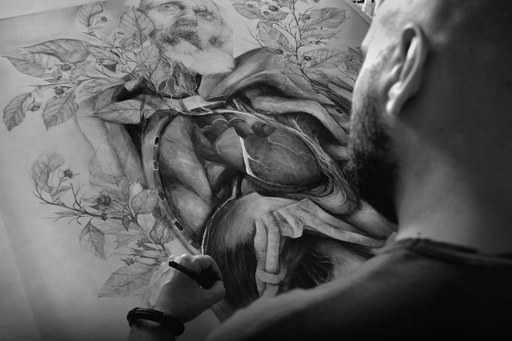 Итальянский художник создал серию удивительных анатомических картин