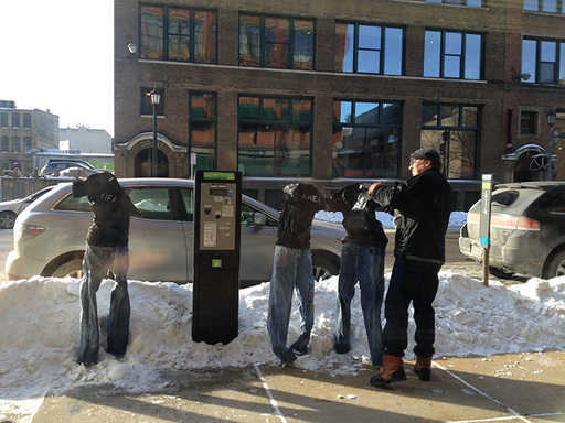 Флешмоб замерзших джинсовых “скульптур” в Миннесоте (фото)