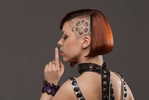 Татуировки на волосах стали потрясающим трендом в мире женских причесок