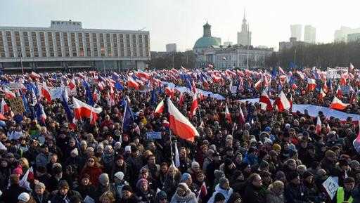 Кремль может стоять за протестами в поддержку Леха Валенсы, считает польский чиновник