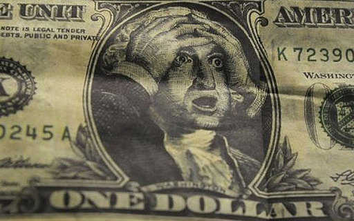El dólar cae como la Fed rescata a China en el micho.