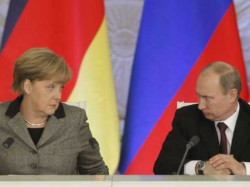 Według eksperta NATO Rosja próbuje obalić Angelę Merkel