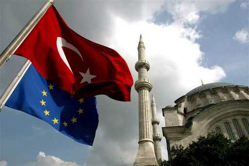 ЕС не смягчит требования для подписания визового соглашения с Турцией