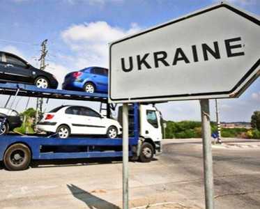 Украина досрочно отменила спецпошлины на импортные авто — СМИ
