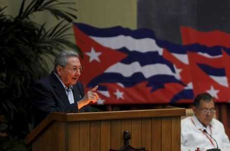 Кастро хочет ограничить максимальный возраст будущих лидеров Кубы