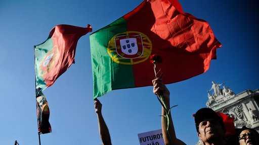 Новое правительство Португалии прощается с мерами жесткой экономии