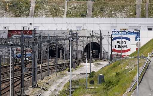 Kryzys migracyjny w Calais zakłóca sprzedaż w Eurotunelutun