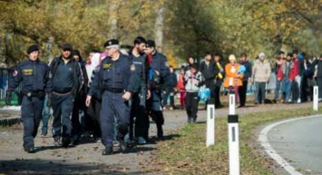 Baviera le dice a Merkel: Detener el flujo de refugiados de Austria