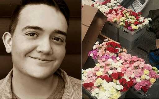 El adolescente le dio 900 flores a todas las chicas en su escuela para el Día de San Valentín.