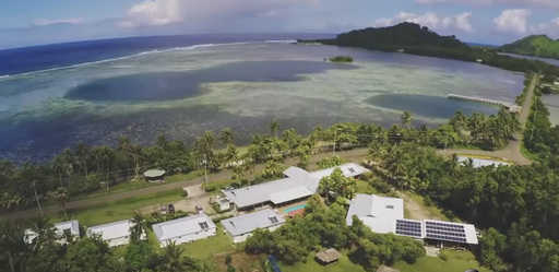 Пара из Австралии разыгрывает в лотерею курорт на тропическом острове
