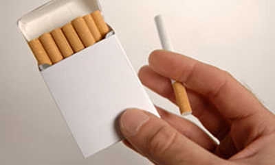 Франция запретит логотипы на пачках сигарет, чтобы сделать курение “менее сексуальным”