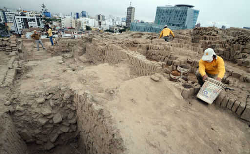 Cuatro tumbas pre-incas encontradas en la lima de Perú.