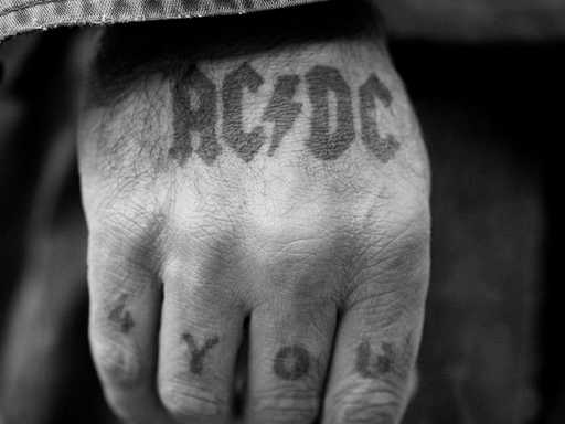 Науковці використовують пісню AC / DC для боротьби з раком