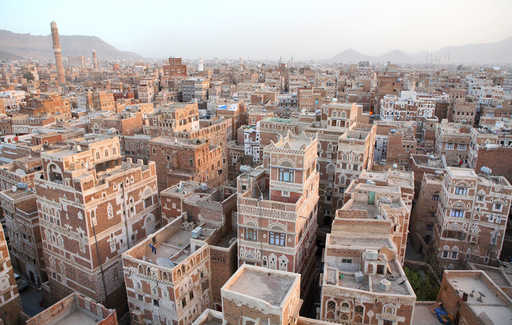 Arabische Koalitionsluftstreiks töten 40 nordöstlich von Jemen Capital