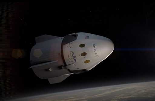 Космический корабль SpaceX Dragon возвращается на Землю