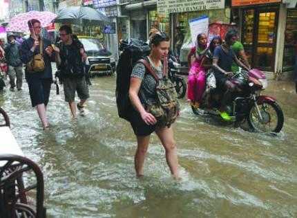 India: Lluvias juegan estragos, mermeladas masivas a través de Delhi