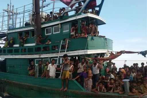 В тайских водах обнаружено судно с мигрантами
