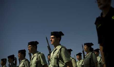 Офицер Гражданской гвардии Испании просит правительство организовать ему паломничество в Мекку