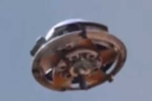 Запечатленное на видео НЛО убеждает экспертов в том, что они видели инопланетный корабль