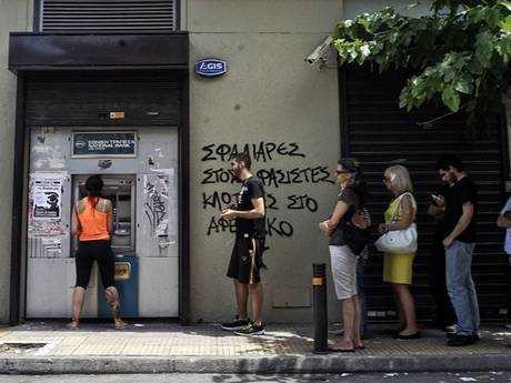 Греція на межі після того, як кредитори відмовилися продовжити її дедлайн для виплати боргу