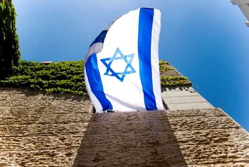 В Австрии еврея грозят выселить из-за флага Израиля