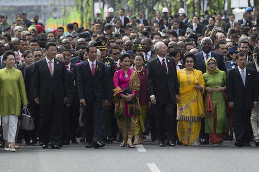 Prezydent Chin dołącza do azjatyckich, afrykańskich przywódców w pamiątkowym spacerze w Bandung