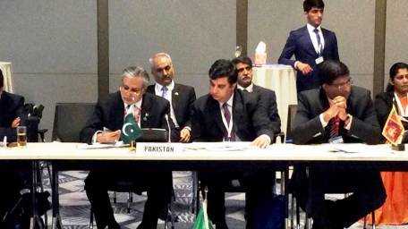 Исхак Дар представит Пакистан на заседании Азиатского банка развития в Баку