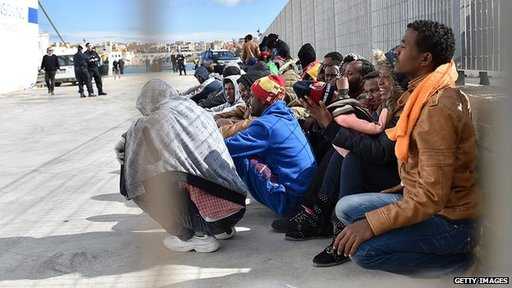 ЄС активізує боротьбу з торговцями людьми у Середземномор'ї