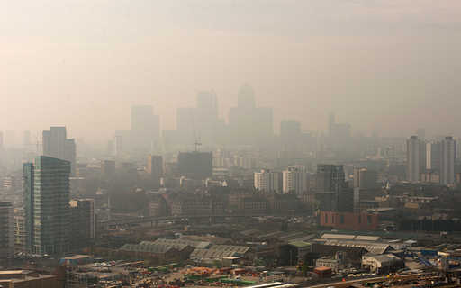 Health alert as potentially lethal smog hits Britain