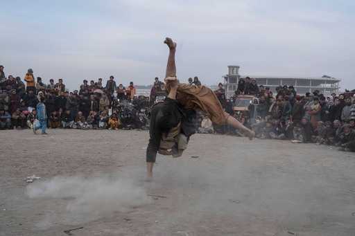 Il wrestling tradizionale continua come appuntamento fisso del venerdì a Kabul