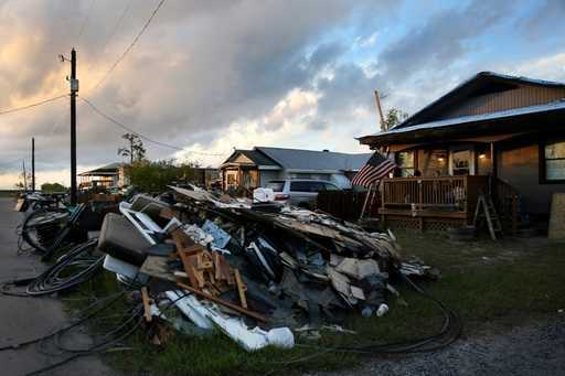 2 compañías de seguros de Luisiana fracasan después del huracán Ida
