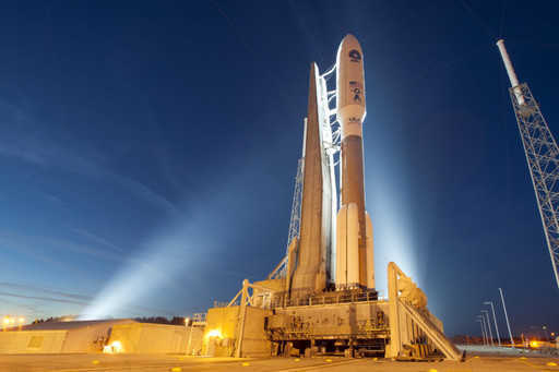 El lanzamiento de un cohete con un satélite militar de EE. UU. Tuvo que posponerse debido a una fuga de combustible.