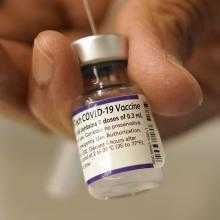 Заводы ЕС произведут 3,6 миллиарда доз вакцины против коронавируса в 2022 году.