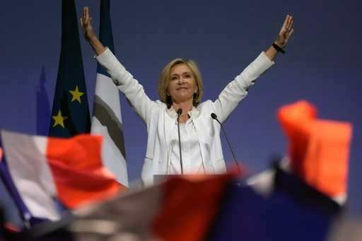 Французский консервативный кандидат клянется положить конец центризму Макрона