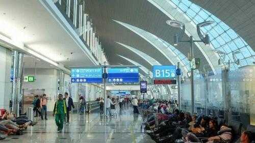 ОАЭ: Эмирейтс призывает пассажиров проверять требования Covid перед поездкой