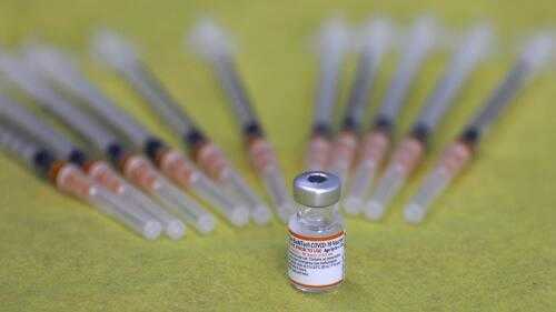 ZEA: 19 855 dawek szczepionki Covid podanych w ciągu 24 godzin