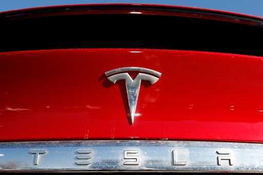Еще 6 женщин заявили о домогательствах в Tesla
