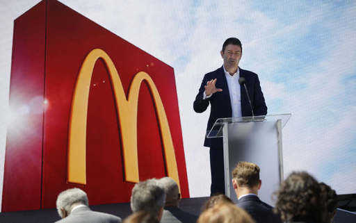 Le patron de McDonald évincé remboursera 146 millions de dollars à l'entreprise après un scandale sexuel